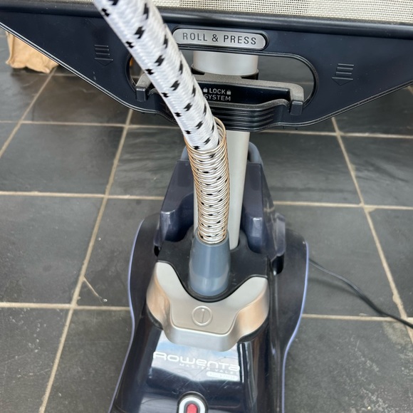 Rowenta Master Pro Garment Steamer (commercial grade) - Picture 4 of 4